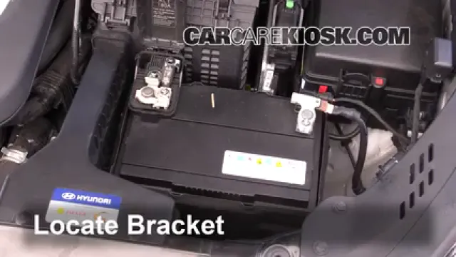 2017 Hyundai Santa Fe SE 3.3L V6 Battery Replace
